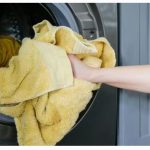 Don’t throw banana peels in the trash. Discover 8 ways to recycle them through gardening